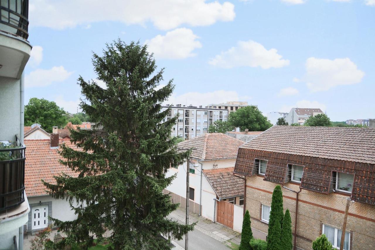 Crown Apartment 2 Subotica Buitenkant foto