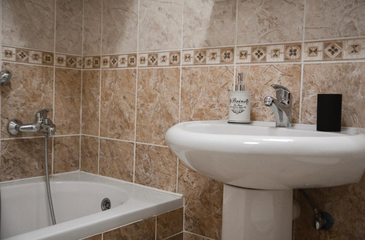 Crown Apartment 2 Subotica Buitenkant foto